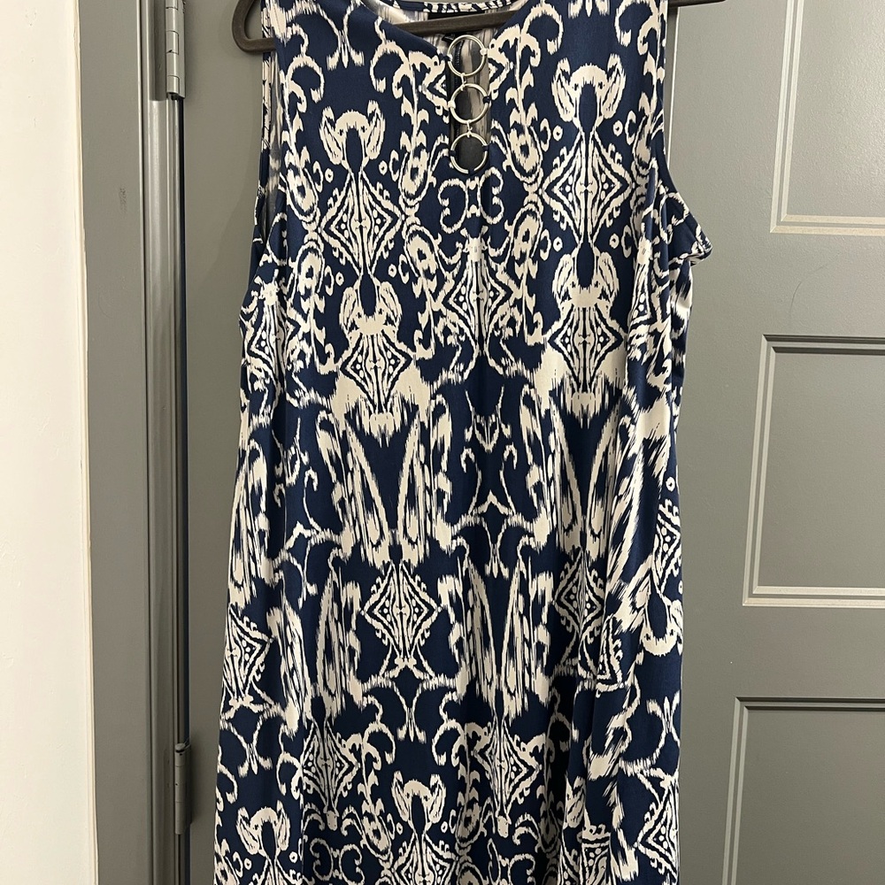 Navy and White Patterned Sleeveless Dress